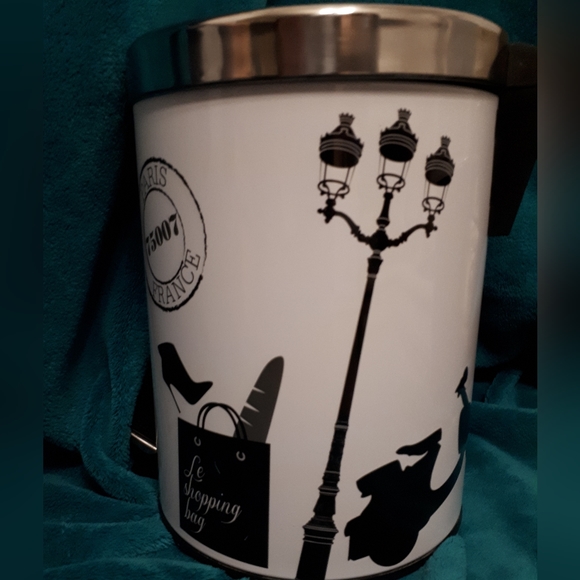 Bedroom or Powder room pedal bin - Picture 6 of 11